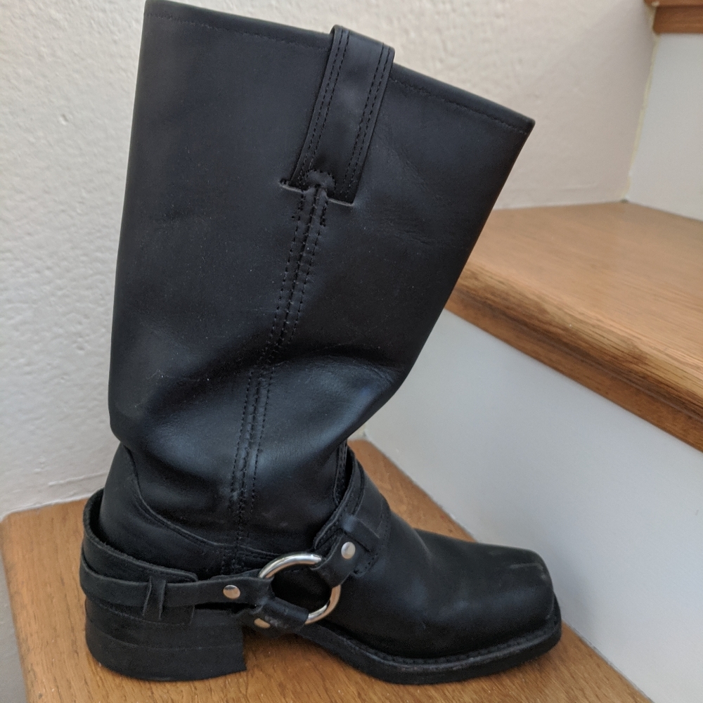 Frye - Picture 3 of 8
